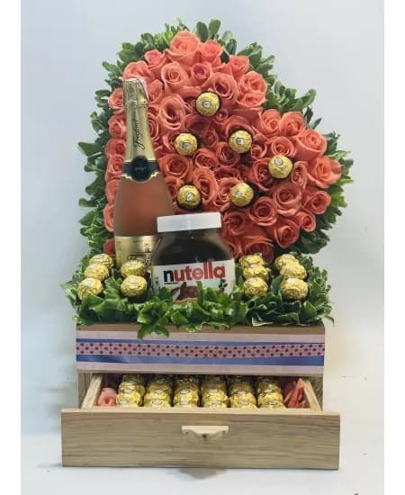 CAJA DE ROSAS PREMIUM CON FERREROS, VINO Y NUTELA INCLUIDOS
