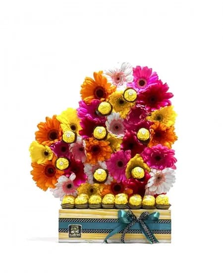 CORAZON DE GERBERAS MIXTAS (Incluye Ferreros)